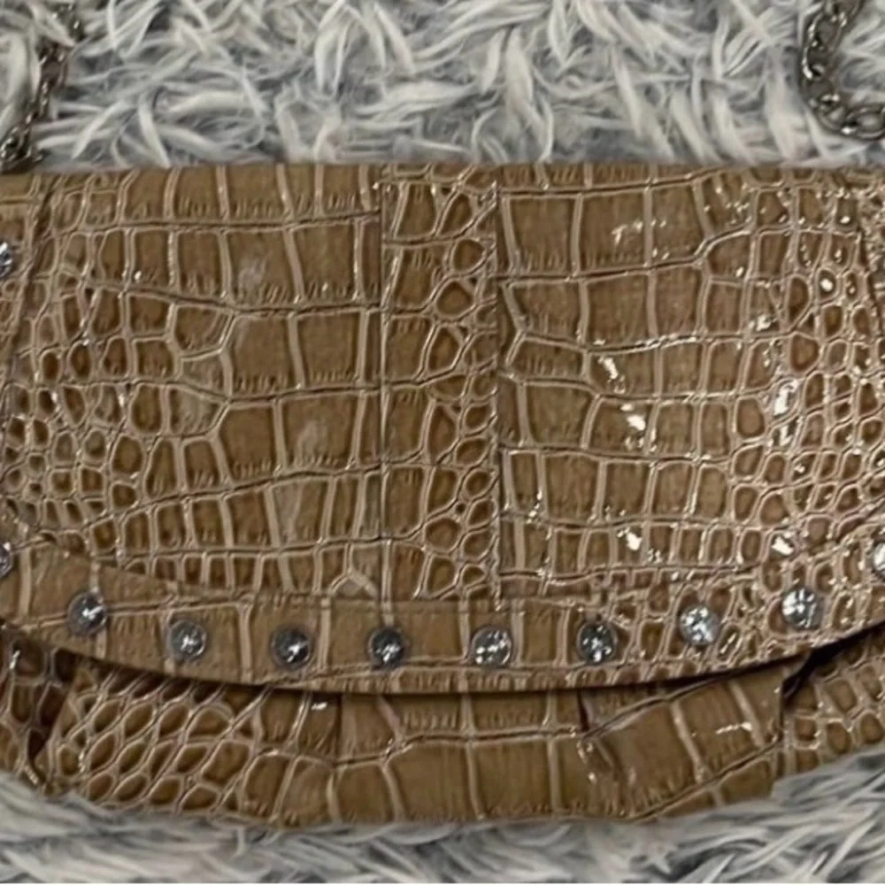 Mock croc leather handbag with‎ mettal chain